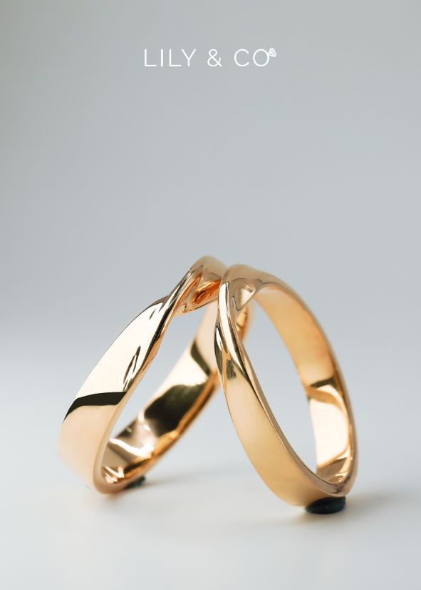 Lily & Co Twisted Wedding Rings